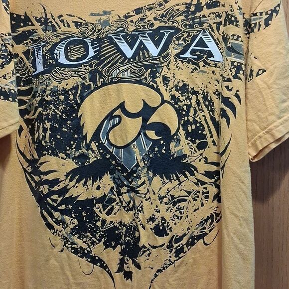 Hawkeyes, Tri Lake Inc, Size Large, Short Sleeve Shirt - Picture 2 of 4